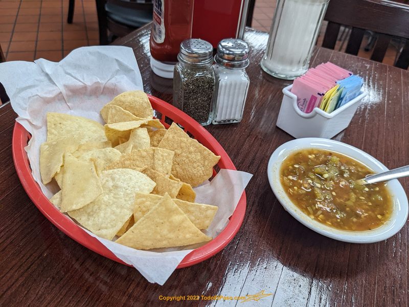 Ernie's Cafe Bar & Grill food